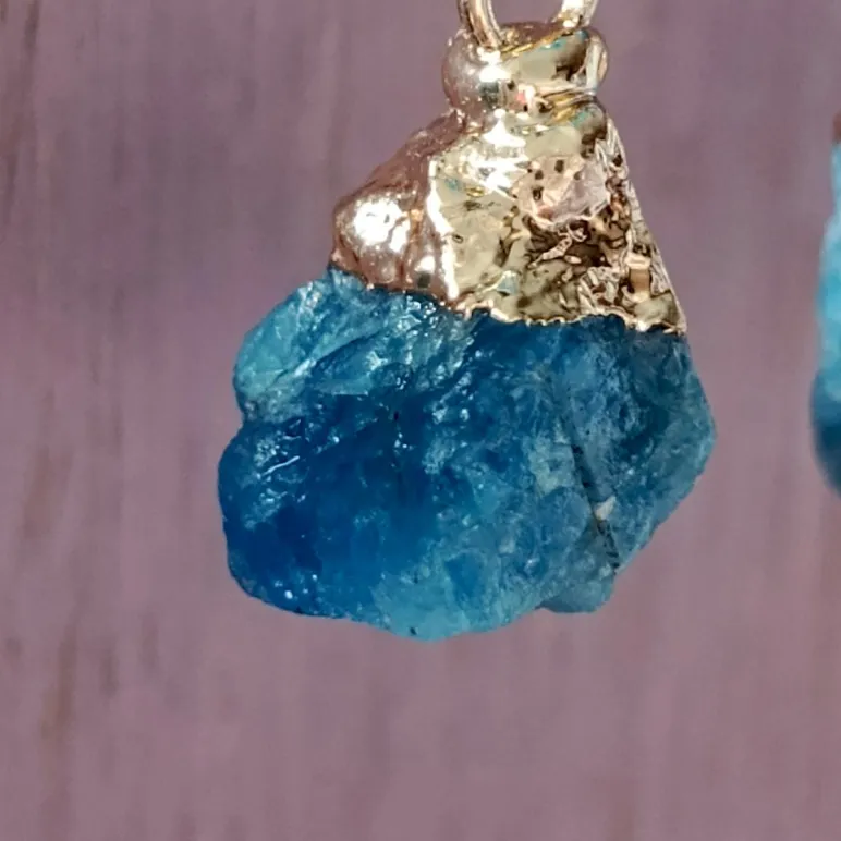 Серьги с апатитом