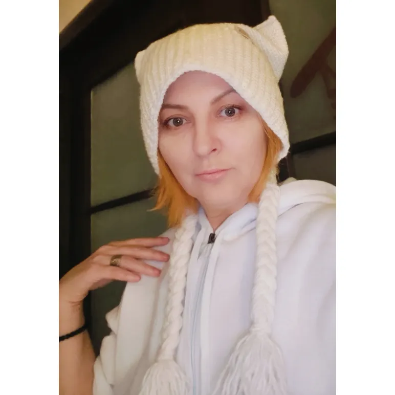 ШАПКА С УШКАМИ И МИНЕТКИ Шапка с ушками и минетки