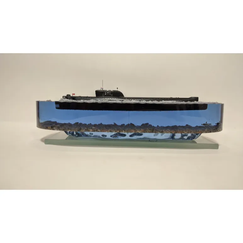 МОДЕЛЬ ПОДВОДНОЙ ЛОДКИ 658 "HOTEL" Модель подводной лодки 658 "HOTEL"