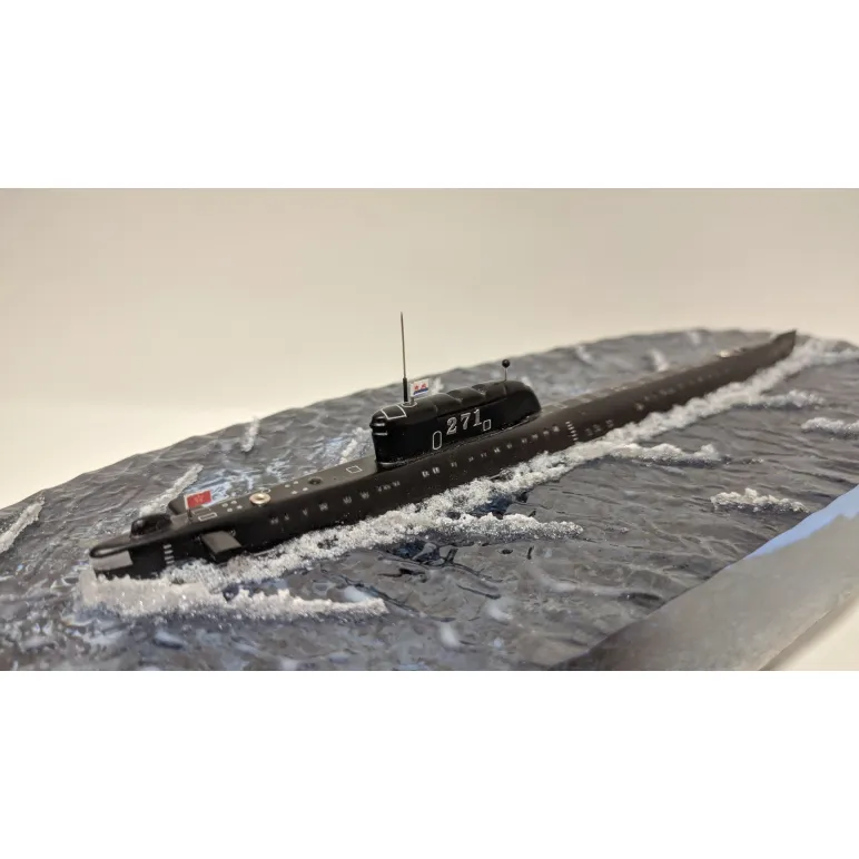 МОДЕЛЬ ПОДВОДНОЙ ЛОДКИ 658 "HOTEL" Модель подводной лодки 658 "HOTEL"