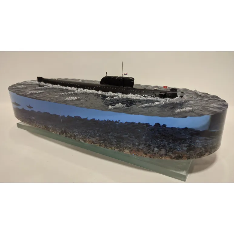 МОДЕЛЬ ПОДВОДНОЙ ЛОДКИ 658 "HOTEL" Модель подводной лодки 658 "HOTEL"