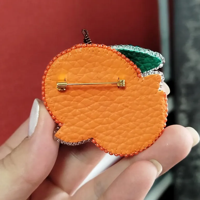 Брошь "Мандаринка"