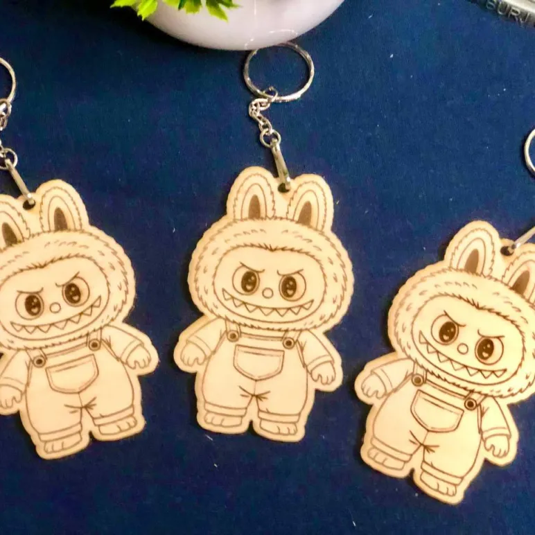 Брелки из дерева