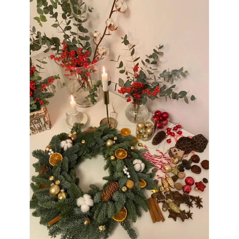 Украшения и олени из нобилиса Венки, гирлянды, композиции — ручная работа