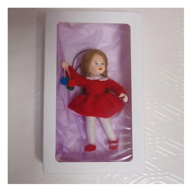 Елочная игрушка валяная из шерсти. Девочка с шарикам