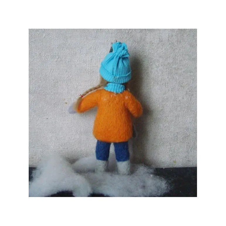 Куколка валяная из шерсти - игрушка на елку