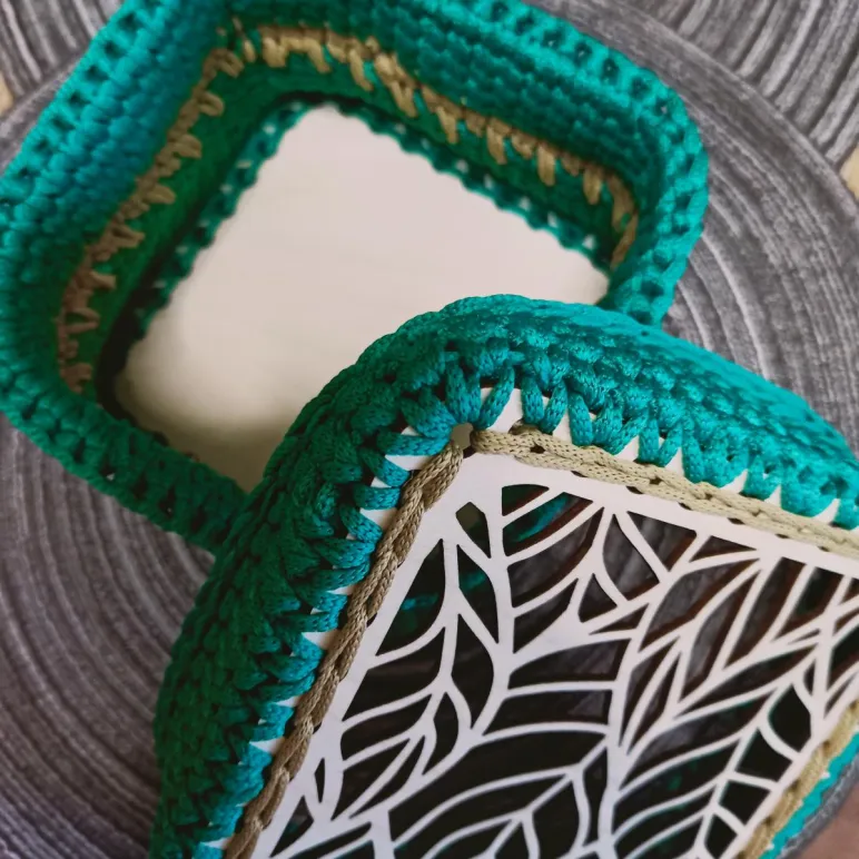 Шкатулка вязаная Мята