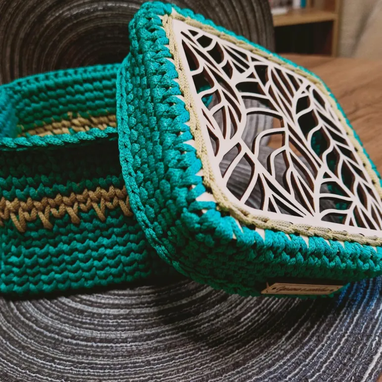 Шкатулка вязаная Мята