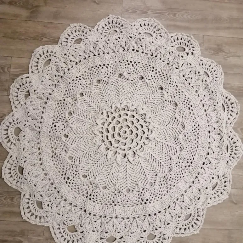 Вязаный ковёр