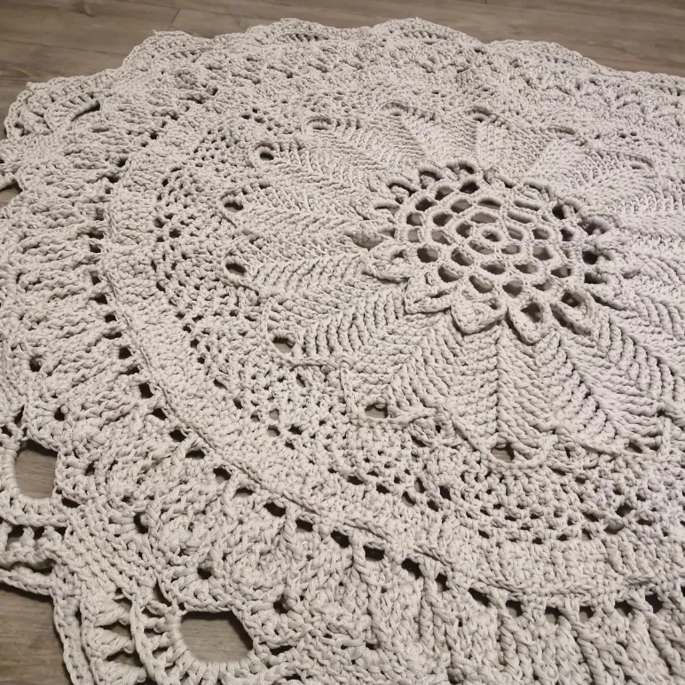 Вязаный ковёр