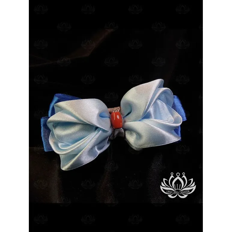 Резинка для волос ручной работы «Бант „Облако“» в голубом цвете, техника канзаши.