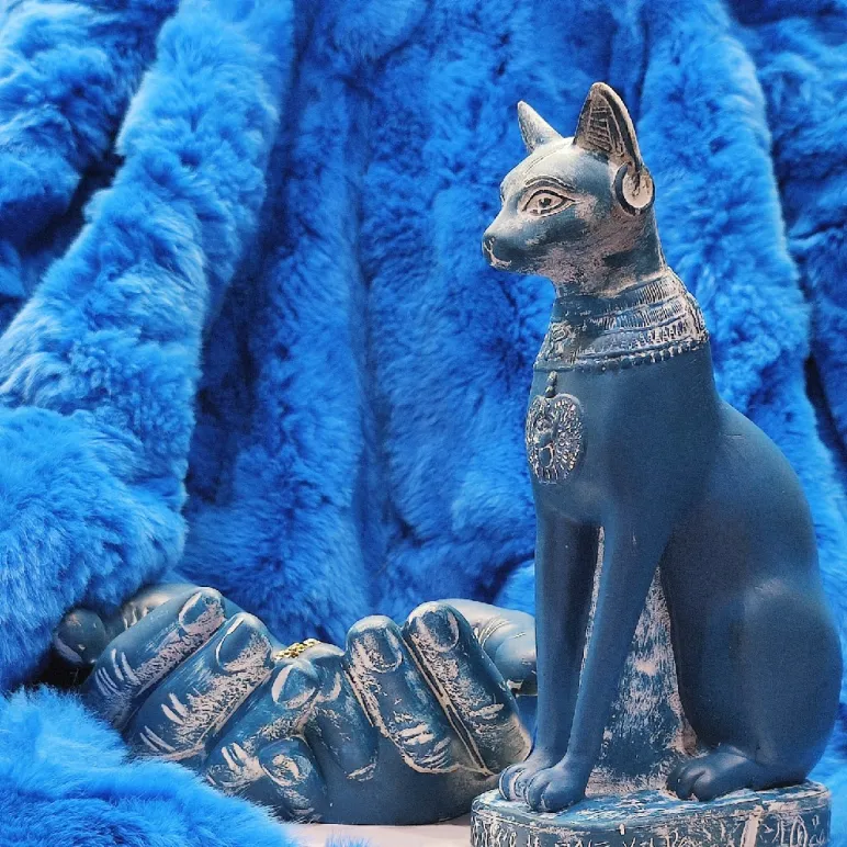 Хранительница очага Богиня " Бастет" и руки " Хранители равновесия "