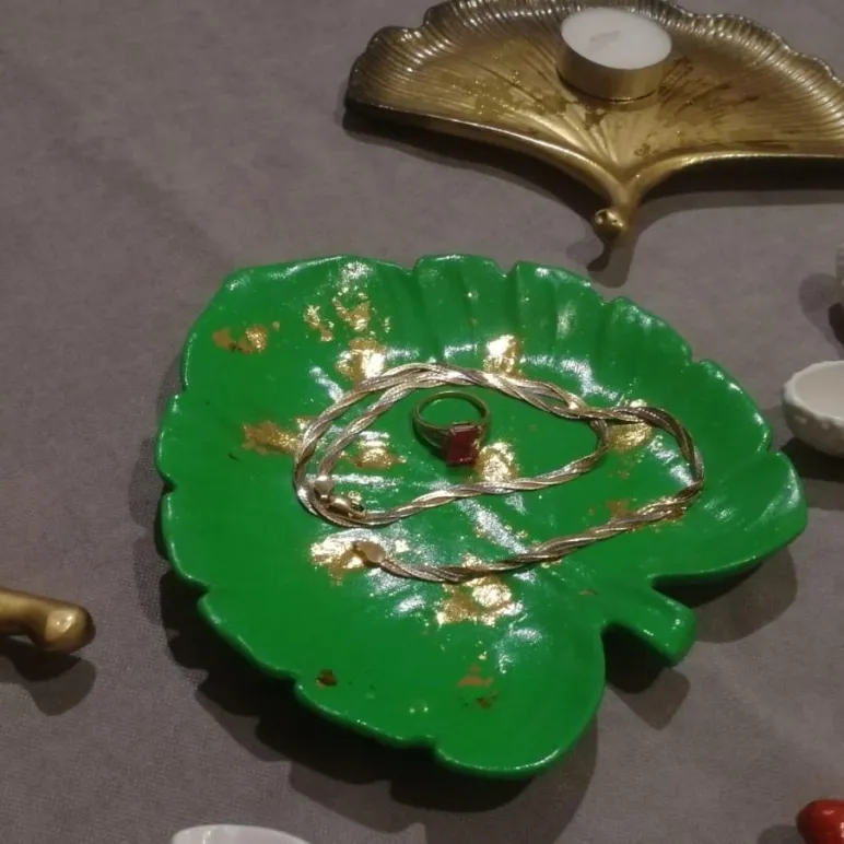 Гипсовая подставка