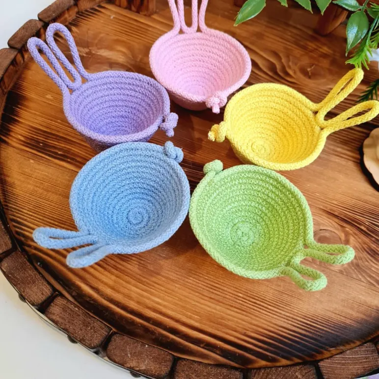 Пасхальный набор для сервировки стола.