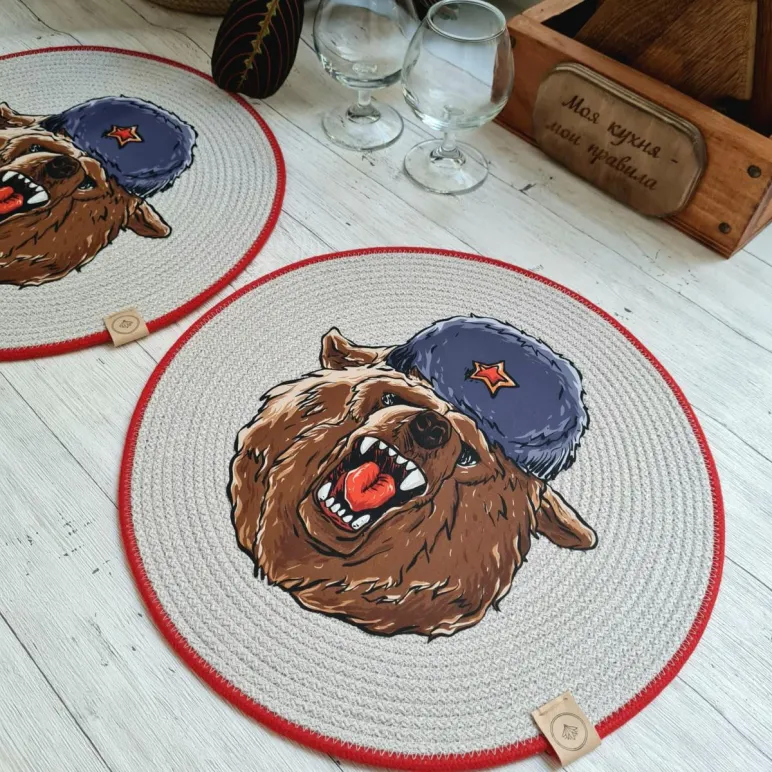 Салфетка для сервировки стола плейсматы подставки под горячее. Диаметр 30 см, рисунок медведь