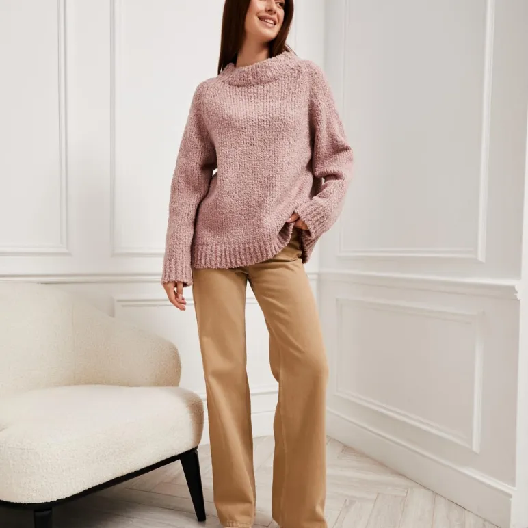 Свитер розовый букле