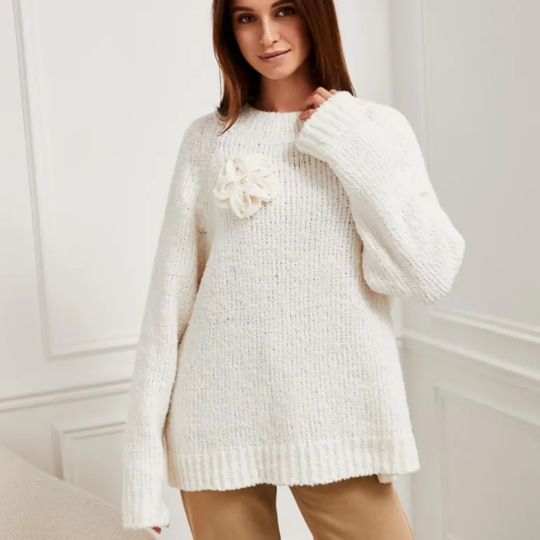 Свитер белый букле