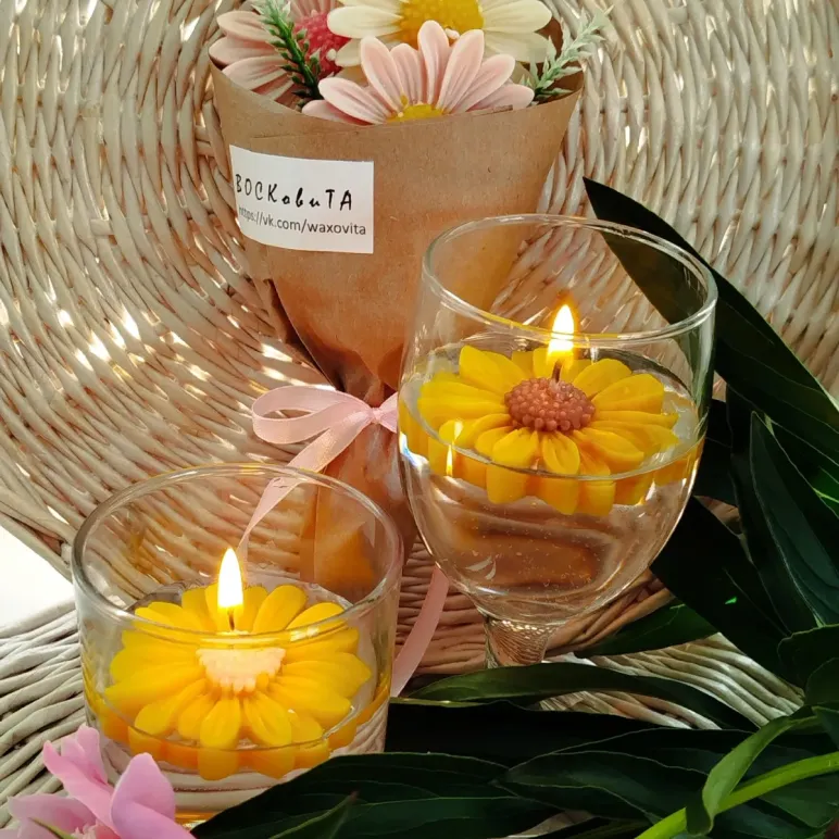 Свечи восковые букет РОМАШКИ КЛУБНИКА
