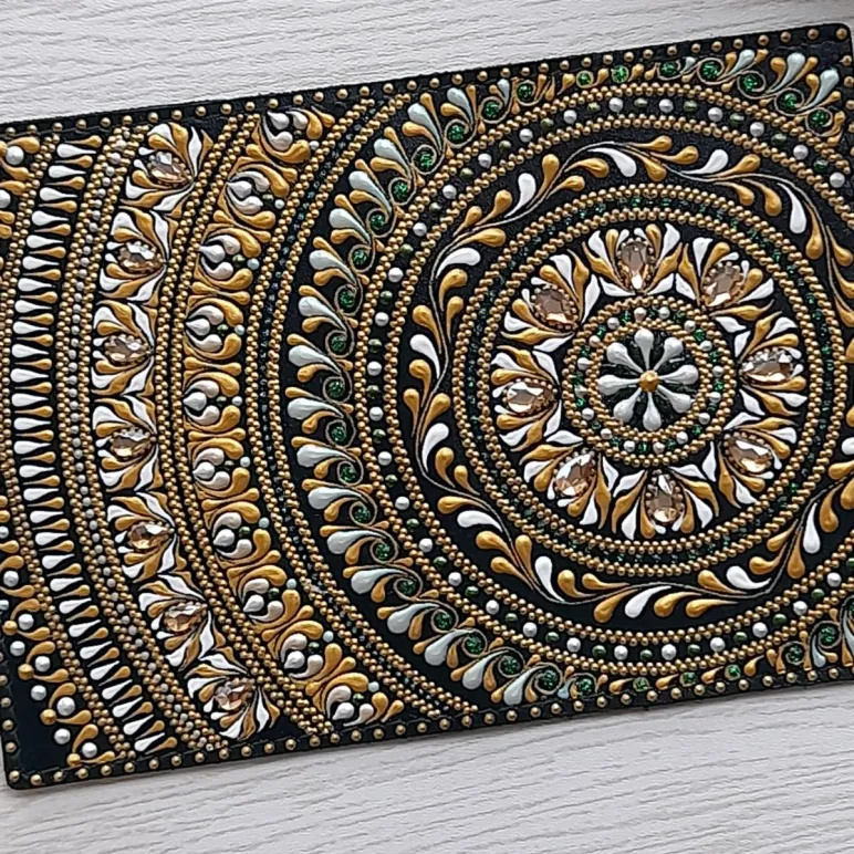 Обложка для паспорта из натуральной кожи "Гармония в золоте"