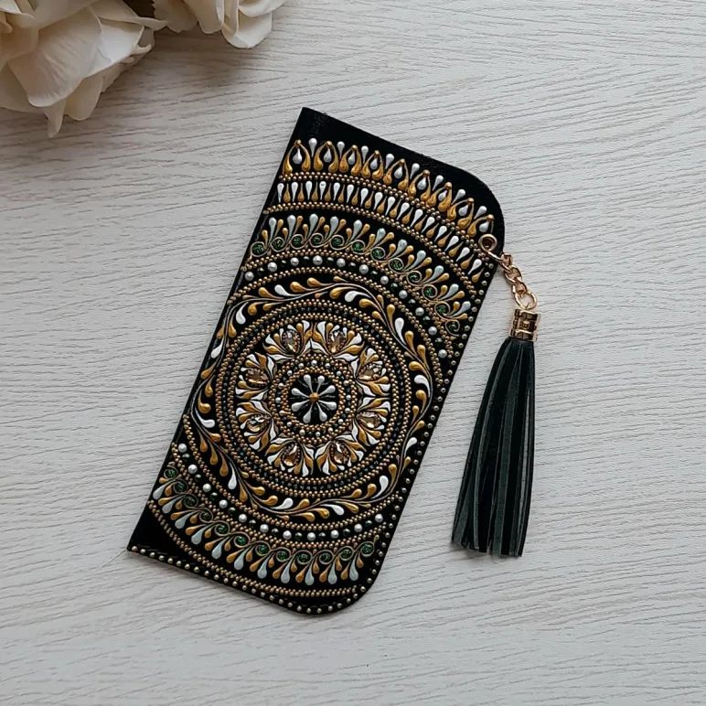 Чехол для очков из натуральной кожи с кистью "Гармония в золоте"