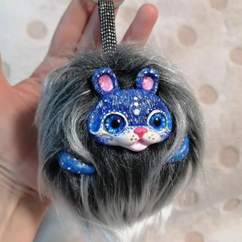 Брелок из меха и полимерной глины