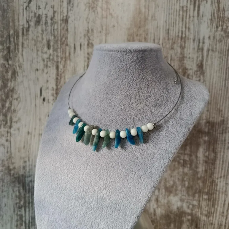 Чокер с кианитом и моржовой костью