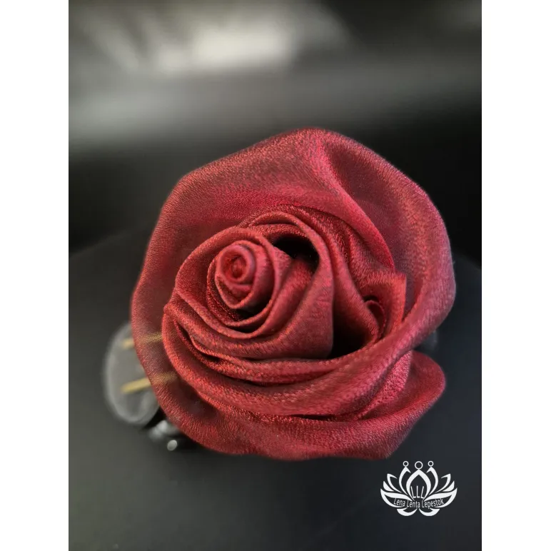 Декоративная шпилька для волос с цветком розы, органза, бордовый оттенок.