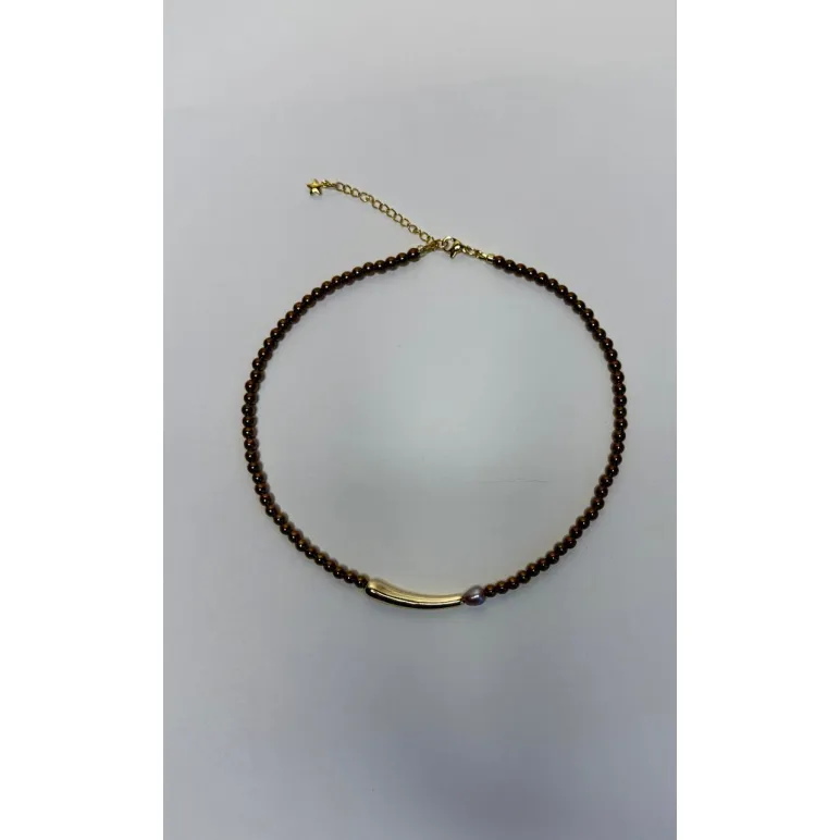 Чокер из и жемчуга майорка цвета шоколад, золотой металлической вставкой и розовой жемчужиной