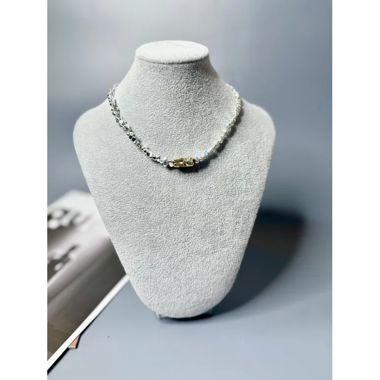 Чокер из серебряного гематита неправильной формы, с крупной золотой бусиной из мятого металла