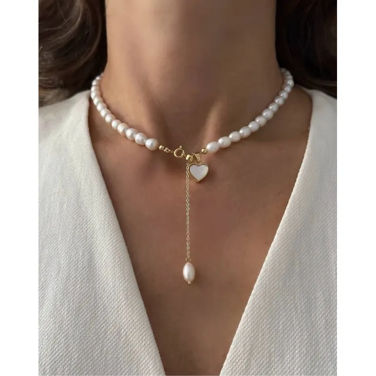 Комплект украшений из натурального жемчуга и подвеской с перламутром