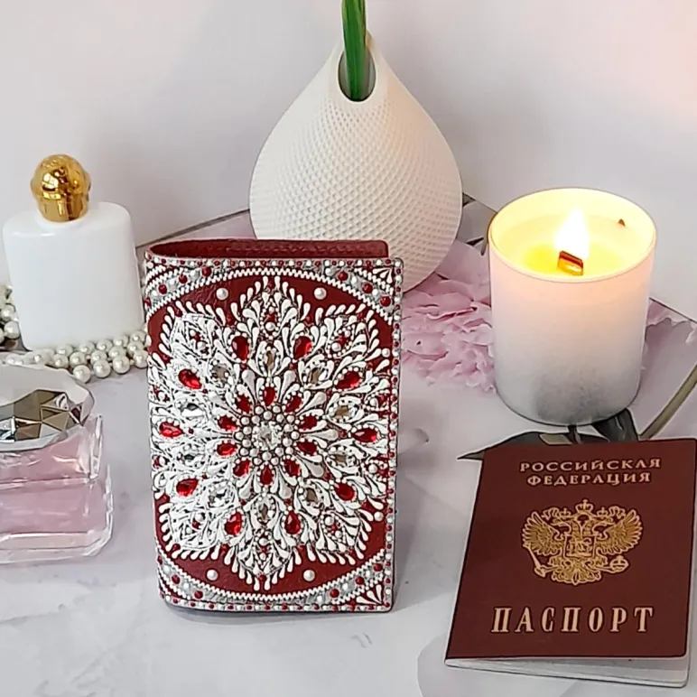 Обложка на паспорт из натуральной кожи "Снежные рубины"