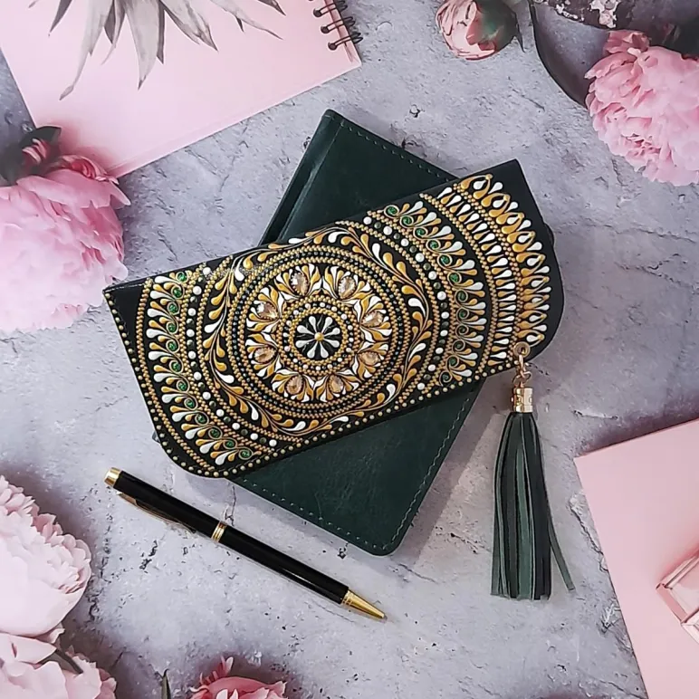 Чехол для очков из натуральной кожи с кистью "Гармония в золоте"