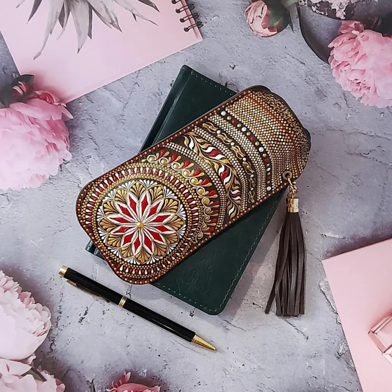 Чехол для очков из натуральной кожи с кистью "Осенний комплемент"