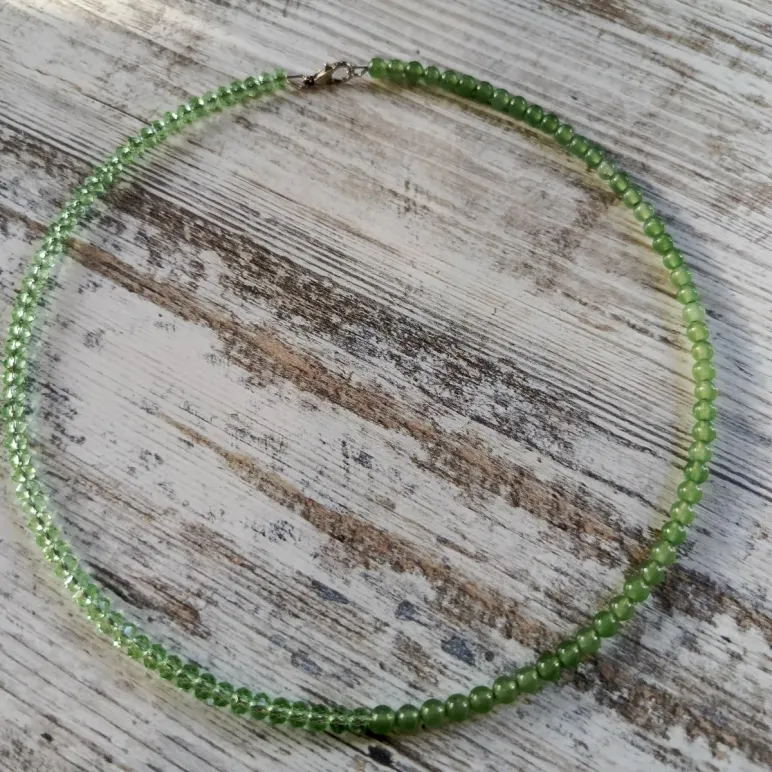 Чокер из жадеита с цирконами