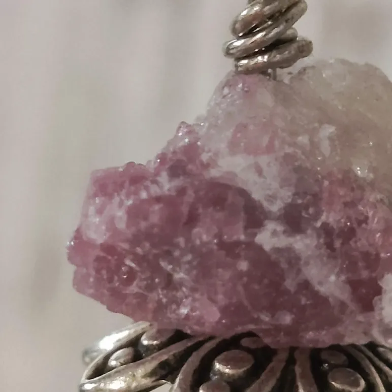 Подвеска с клубничным кварцем