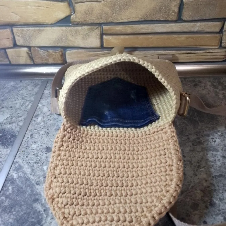 Сумочка через плечо бежевая ручной работы Ессентуки