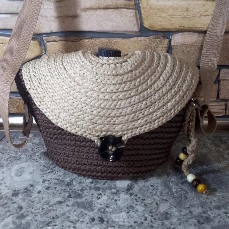 Сумочка через плечо цвет коричневый ручной работы Ессентуки