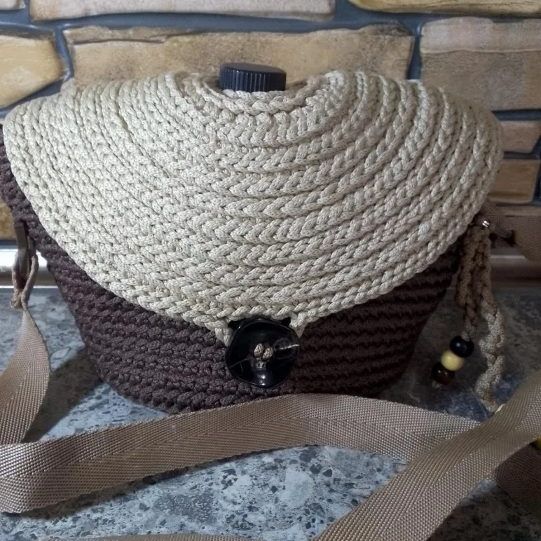 Сумочка через плечо цвет коричневый ручной работы Ессентуки