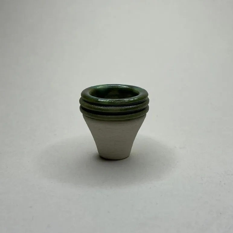 Колпак из глины ручной работы