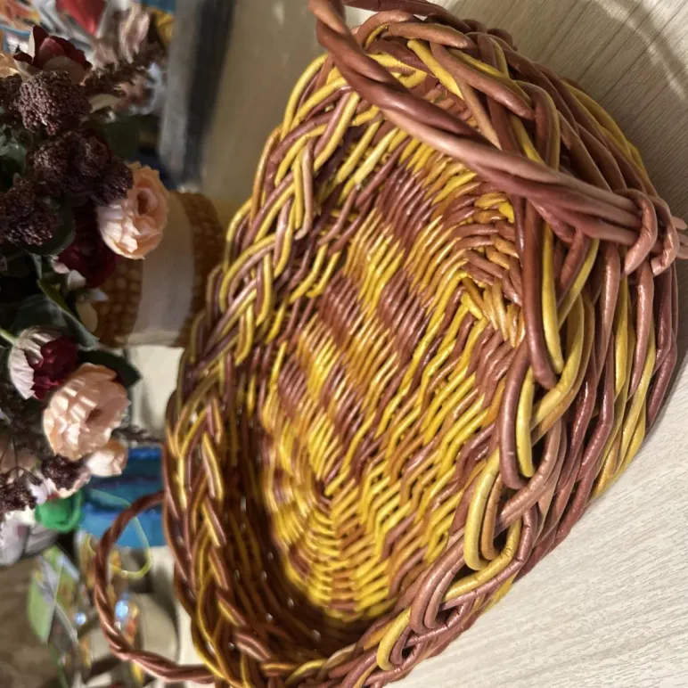 Поднос из бумажной лозы