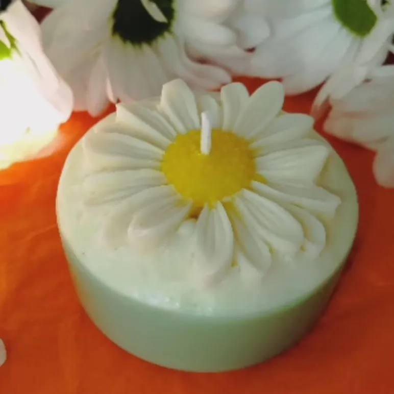 Свечи восковые формовые подарочные