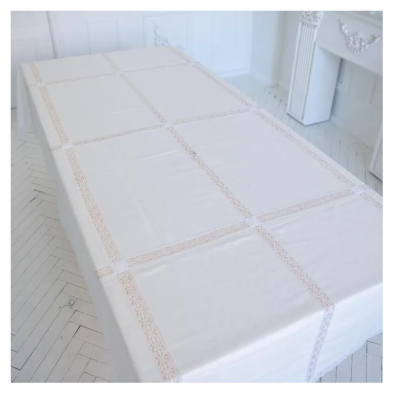 Авторская льняная скатерть с кружевными квадратами 155х225 см. Ручной крой.