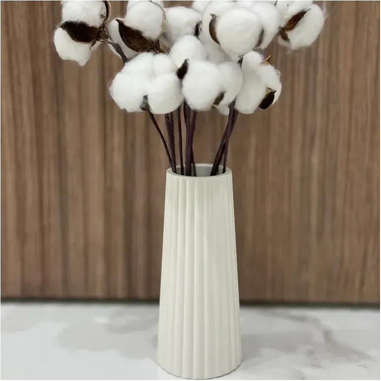 Интерьерная ваза ДЕКОР67 "Рельеф", гипс 17 см., белая, классическая, ручная работа