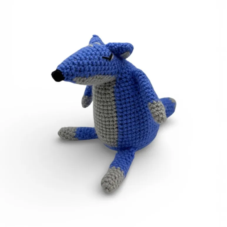 Вязаная игрушка Синий Волк