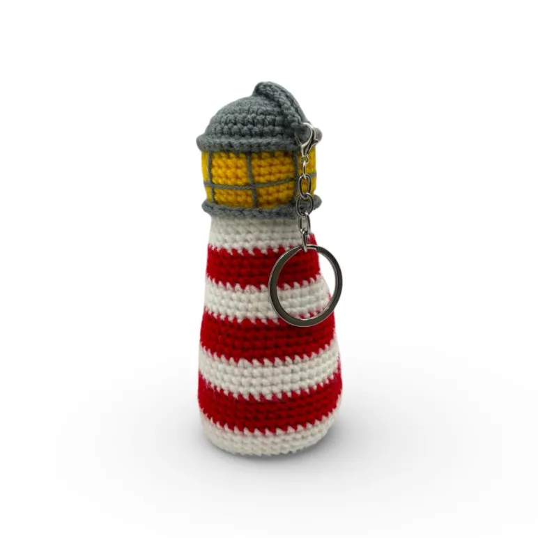 Брелок Маяк вязаный крючком