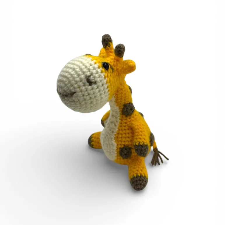 Вязаная игрушка Жираф