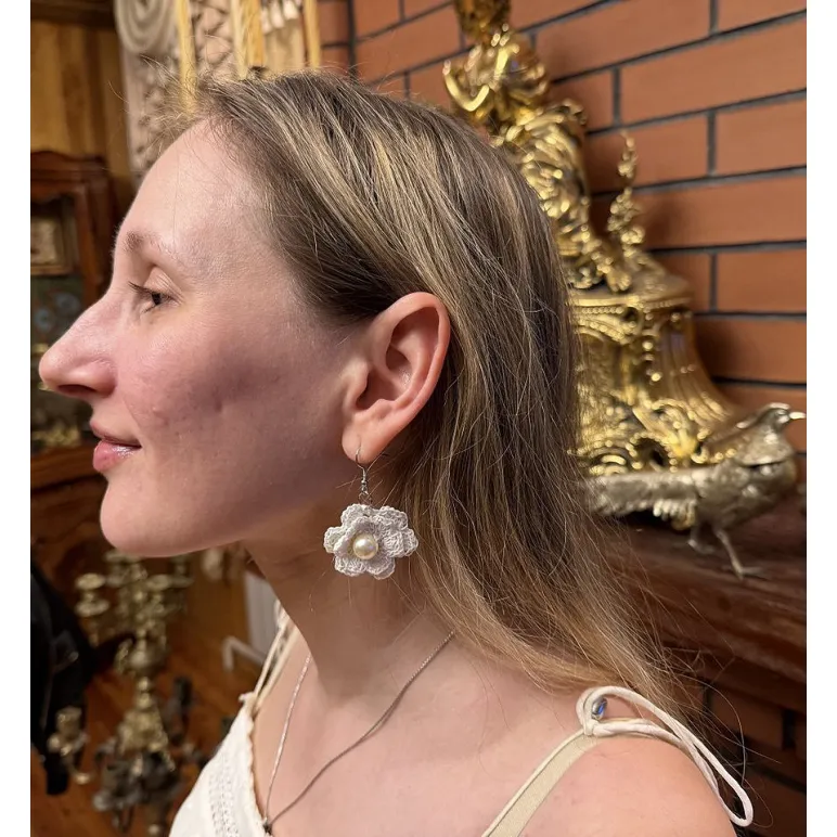 Сережки цветочки белые