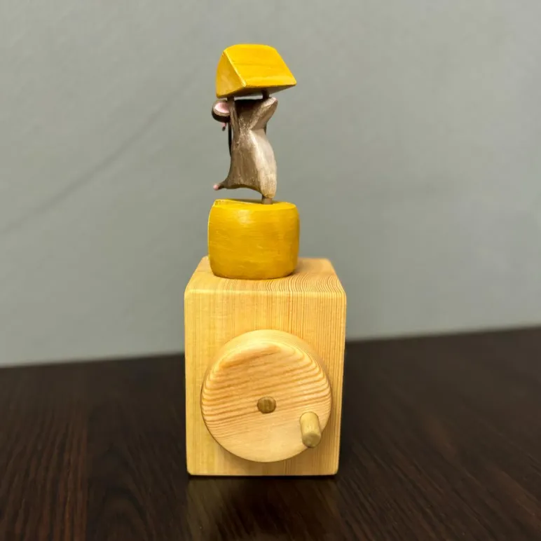 Мышь танцующая