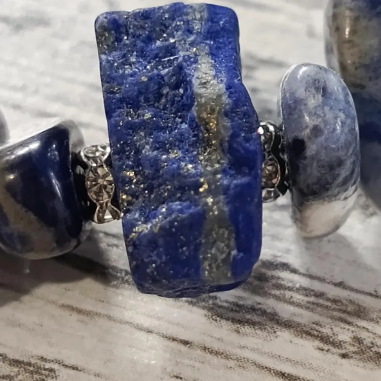 Браслет из лазурита и содалита