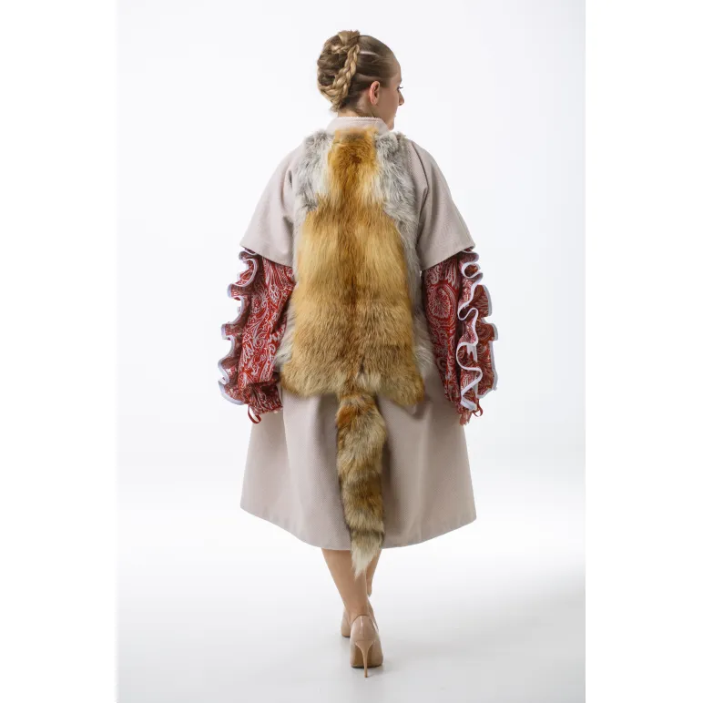 Пальто Лисья грация с отстегивающимся мехом. Размер 44-48